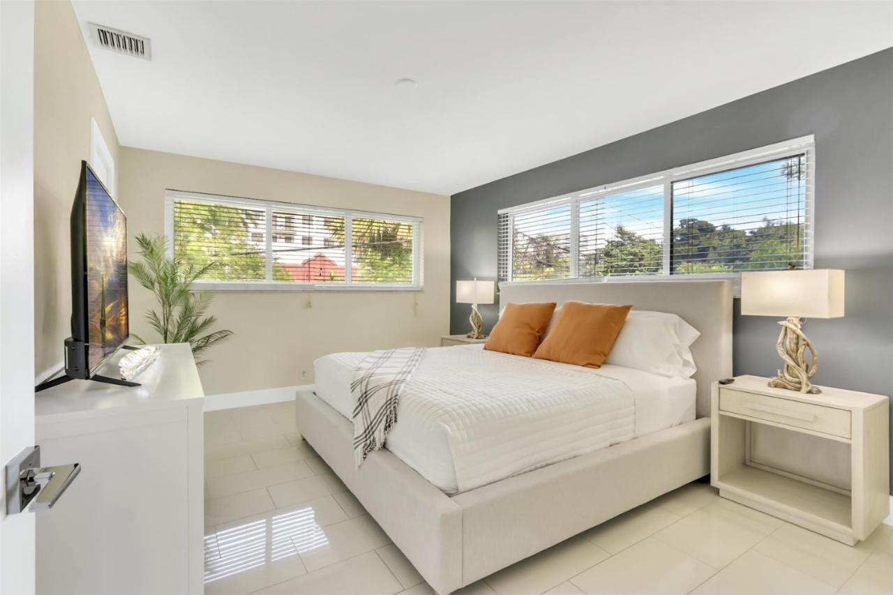 Bright Pompano Beach With Pool Access Exteriör bild