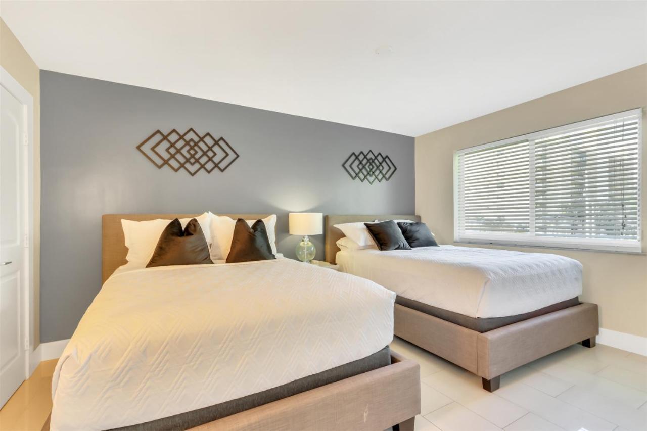 Bright Pompano Beach With Pool Access Exteriör bild