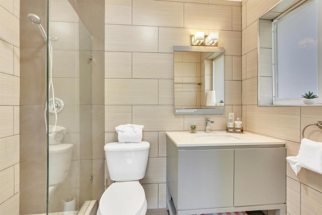 Bright Pompano Beach With Pool Access Exteriör bild