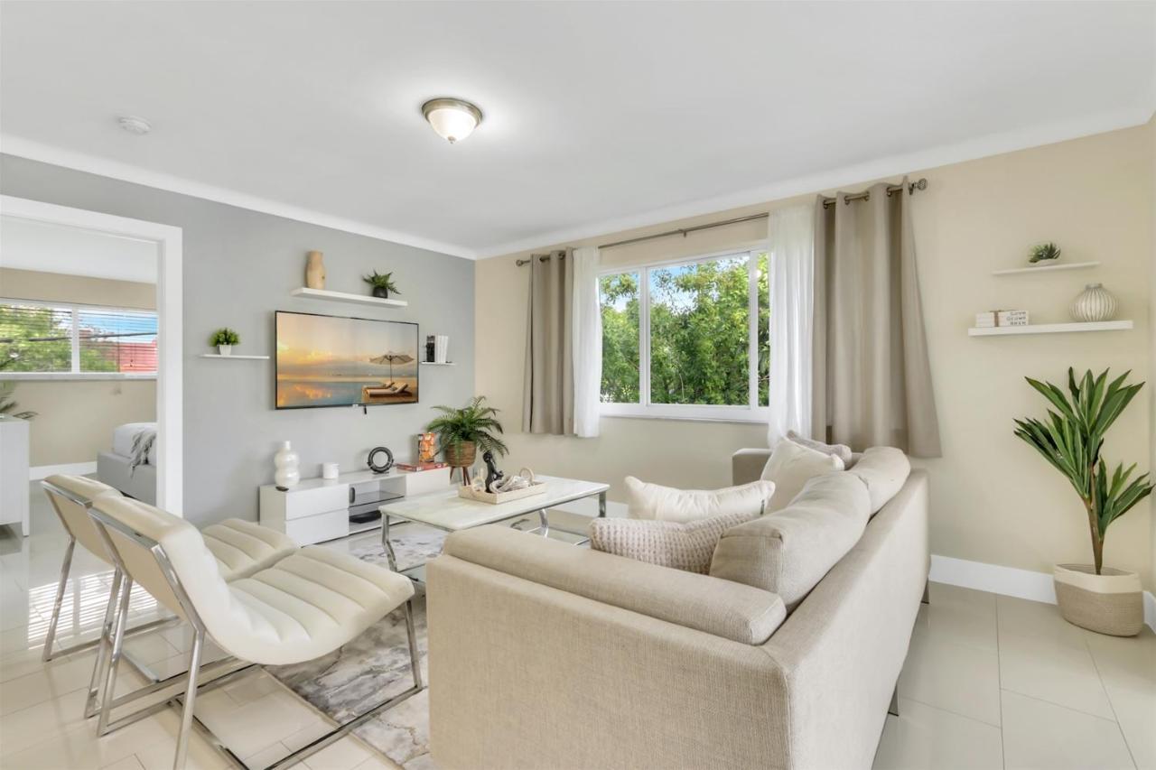 Bright Pompano Beach With Pool Access Exteriör bild