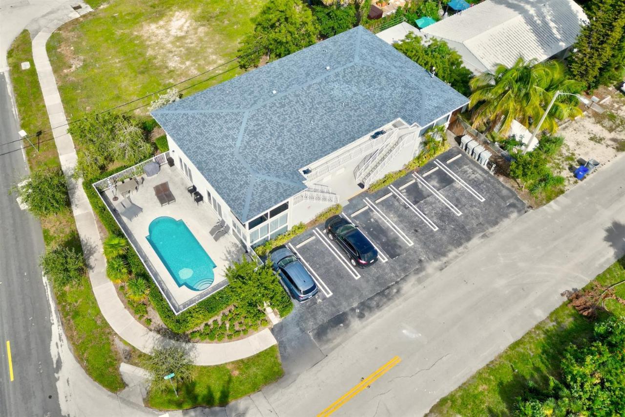 Bright Pompano Beach With Pool Access Exteriör bild